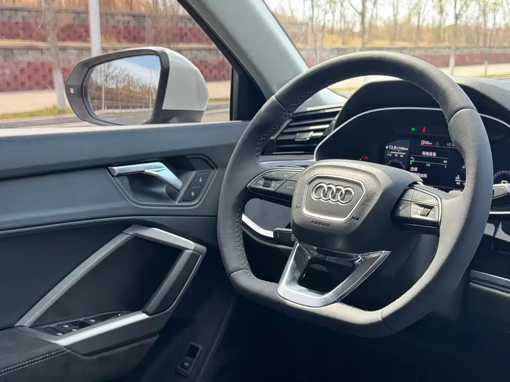 Audi Q3 2022 — фото 15