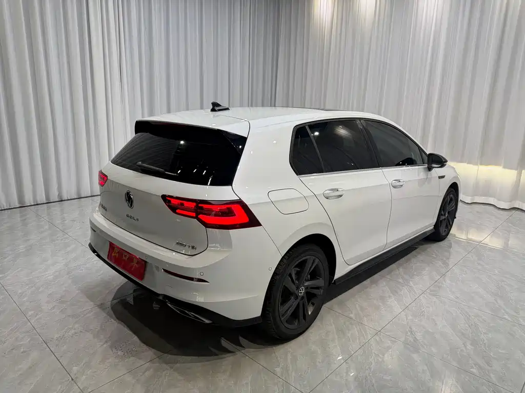 Volkswagen Golf 2024