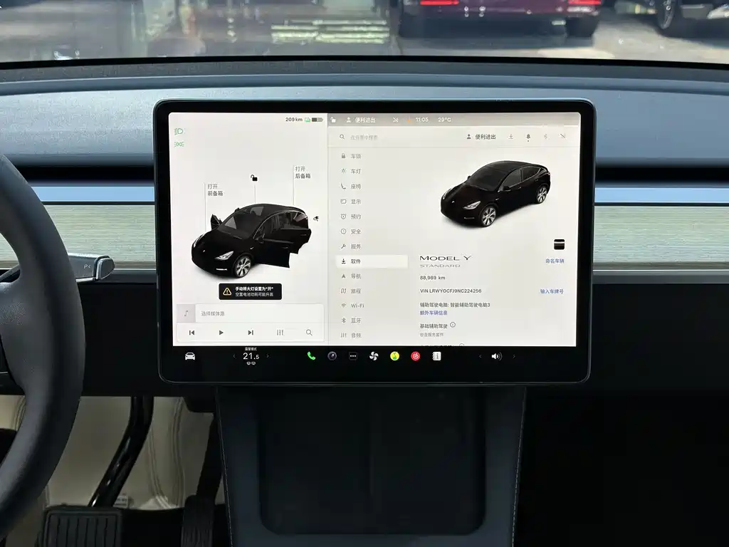 Tesla Model Y 2022 — фото 11