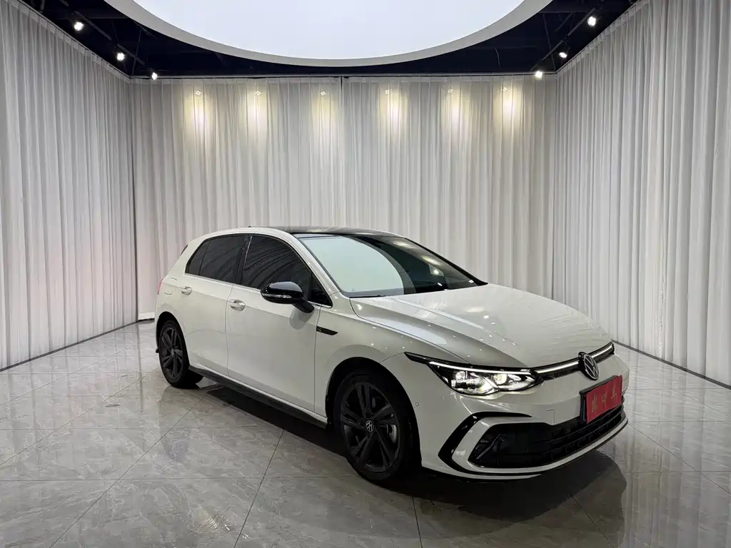Volkswagen Golf 2024
