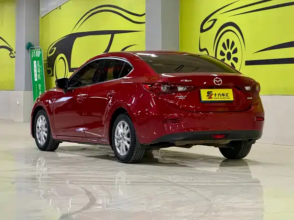 Mazda 3 Axela 2015