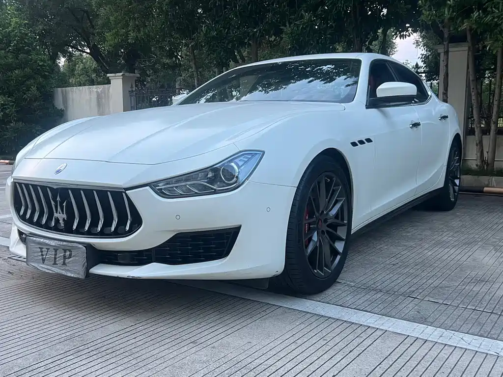 Maserati Ghibli 2021