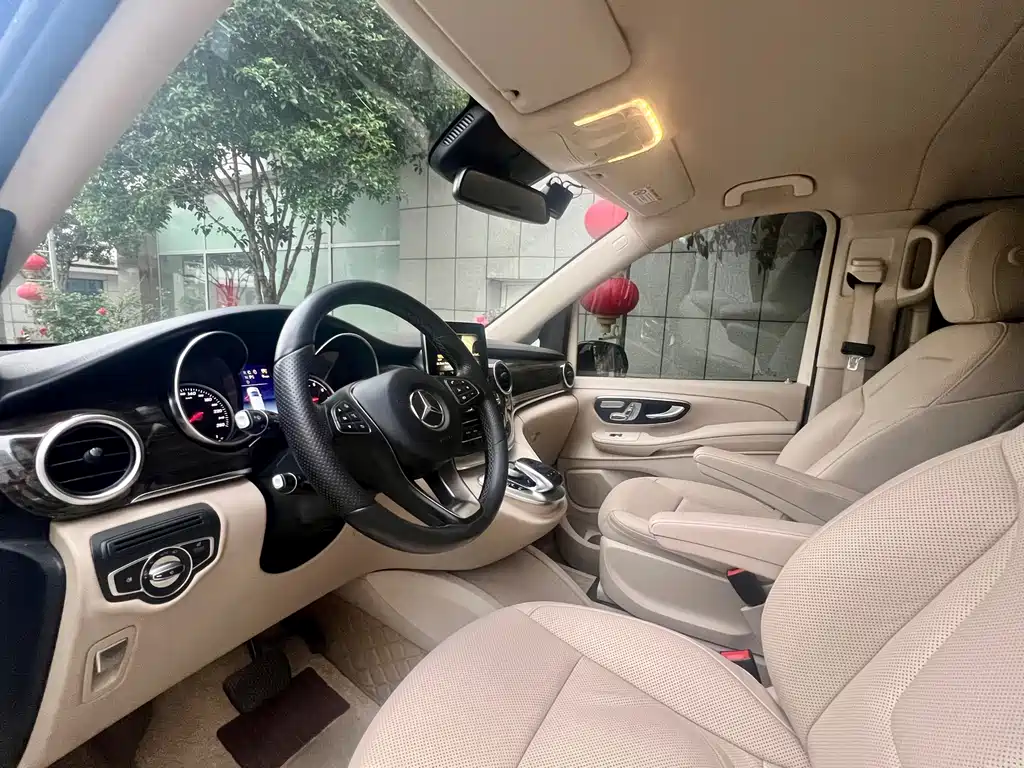 Mercedes-Benz V-Class 2018 — фото 9