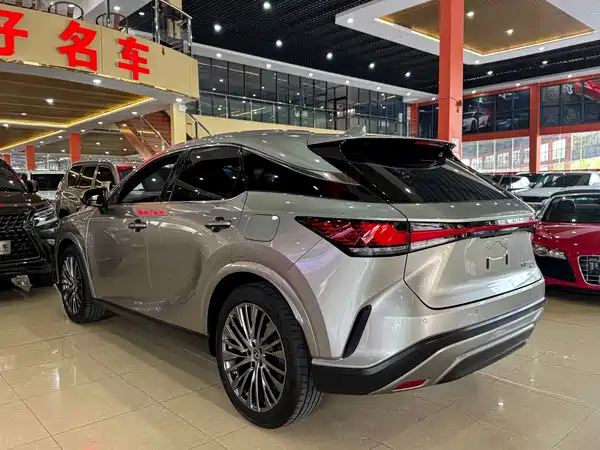 Lexus RX 2023
