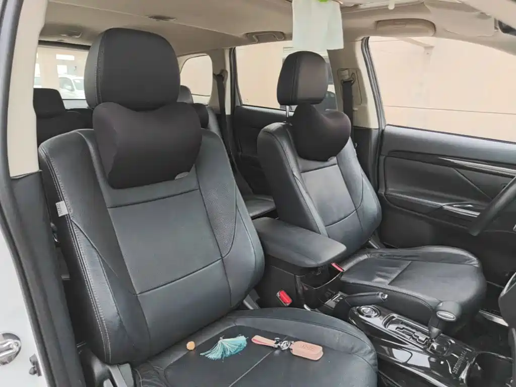 Mitsubishi Outlander 2017 — фото 25