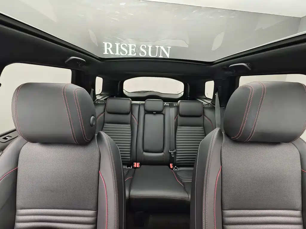 Land Rover Discovery Sport 2023 — фото 11