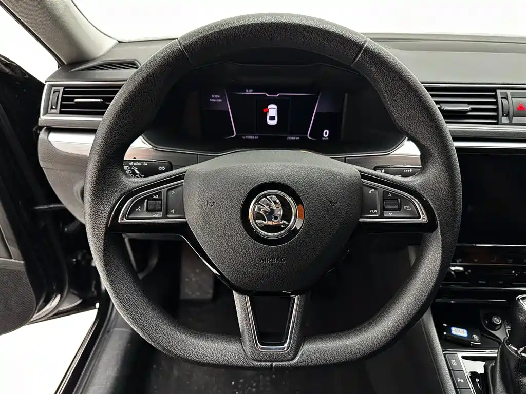 Skoda Superb 2023 — фото 11
