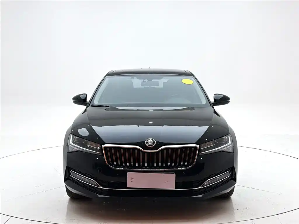 Skoda Superb 2023 — фото 2