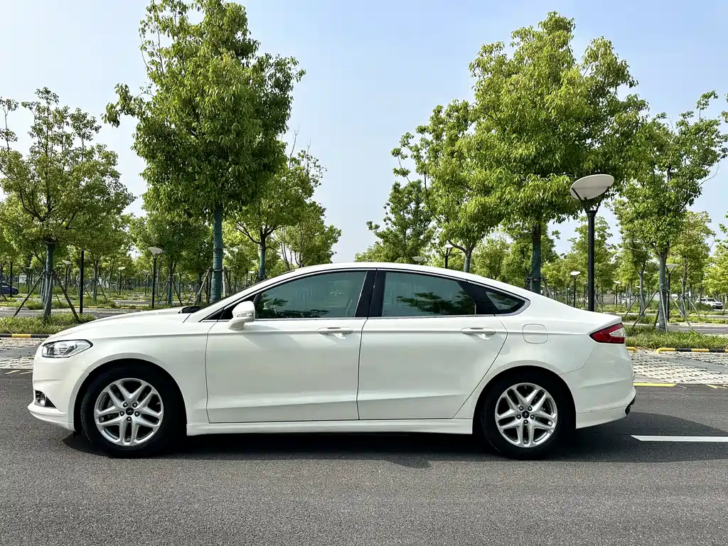 Ford Mondeo 2014 — фото 6