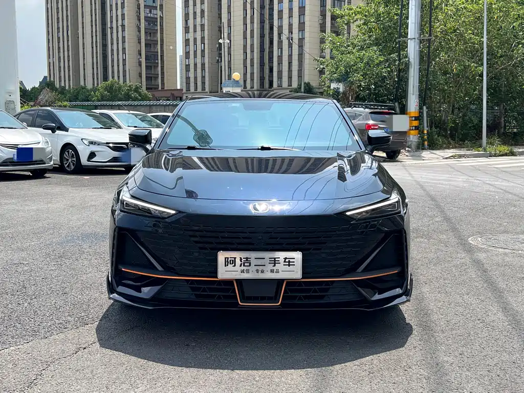 Changan UNI-V 2022 — фото 2
