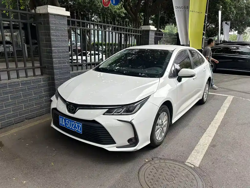 Toyota Corolla 2020 — фото 1