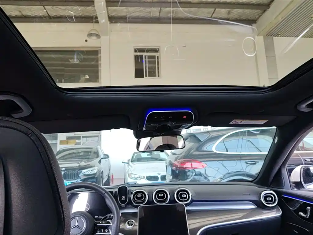 Mercedes-Benz C-Class 2023 — фото 18