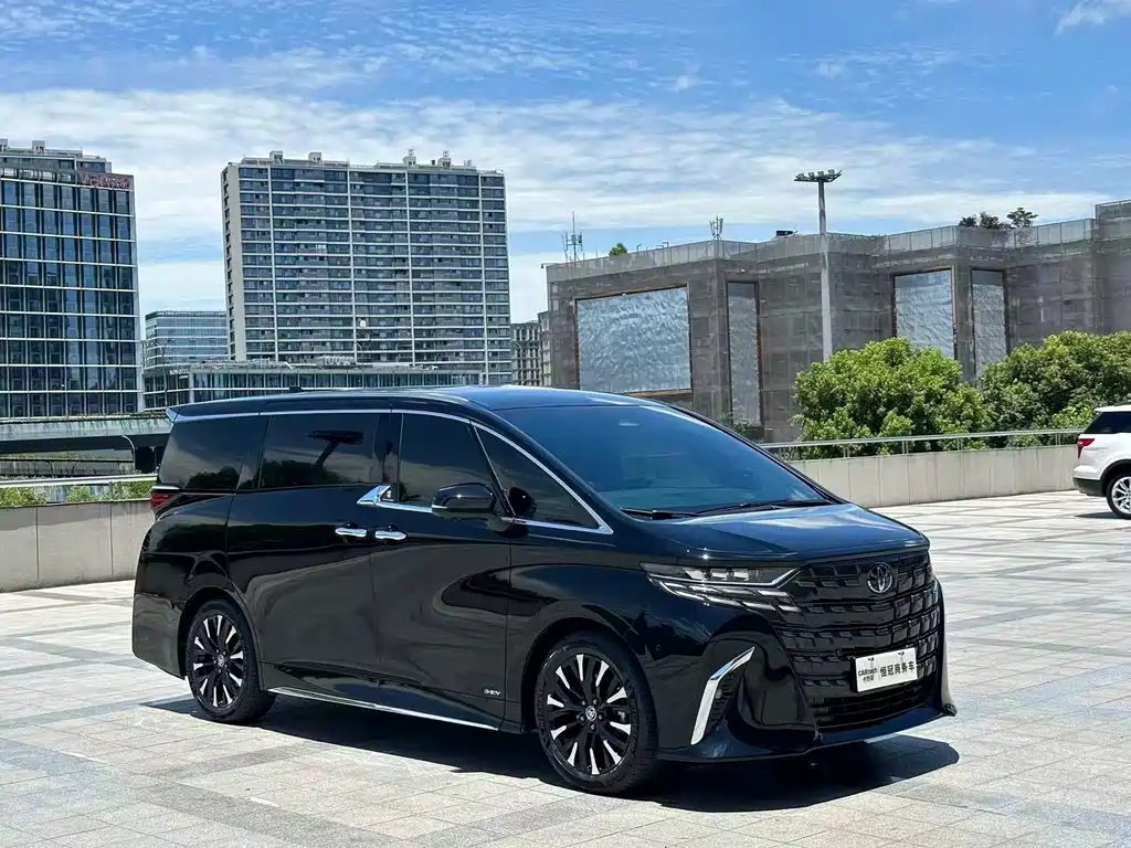 Toyota Alphard 2026 — фото 3