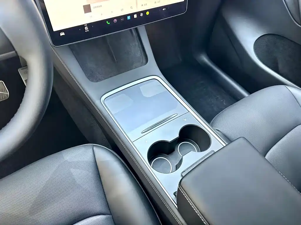 Tesla Model Y 2023 — фото 19
