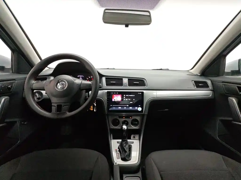 Volkswagen Lavida 2013
