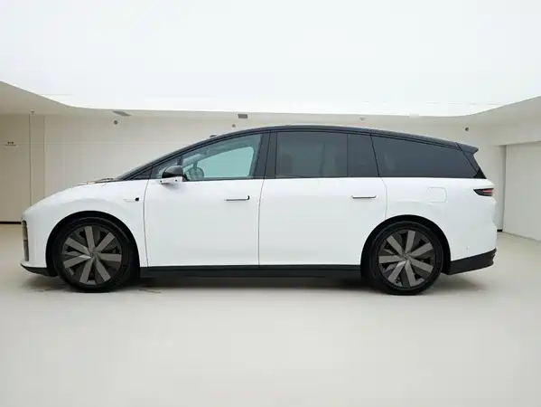 Li Auto i8 2026