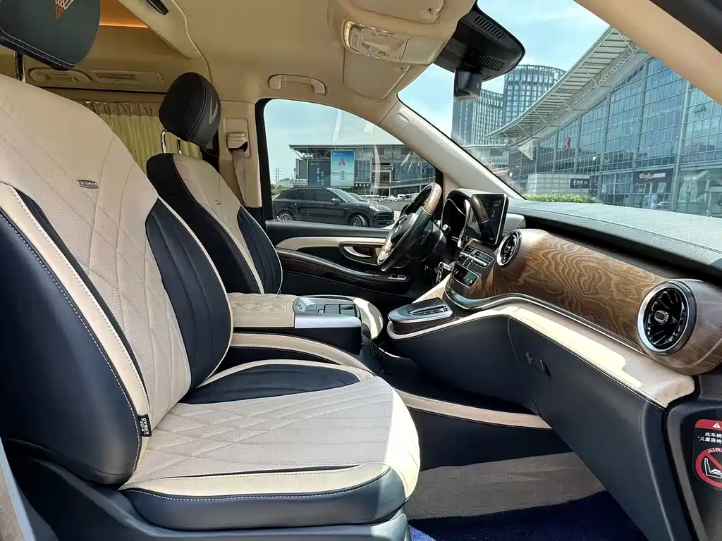 Mercedes-Benz V-Class 2022 — фото 14