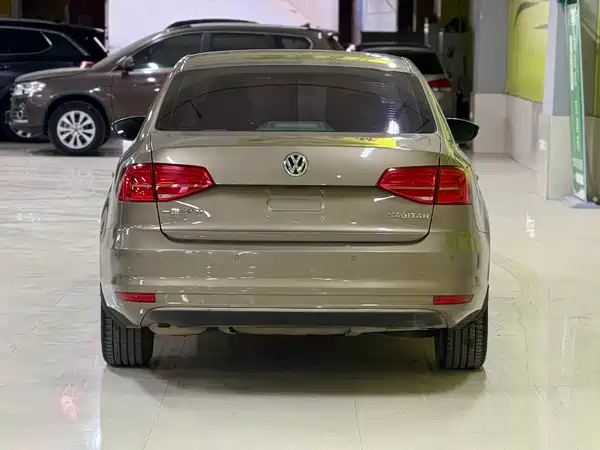 Volkswagen Sagitar 2017