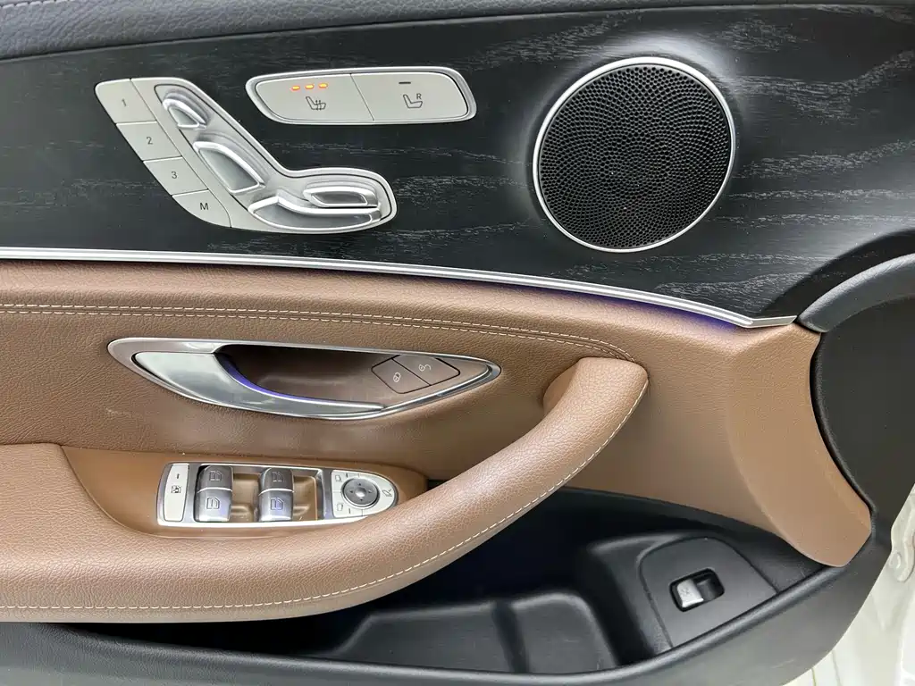 Mercedes-Benz E-Class 2019 — фото 5