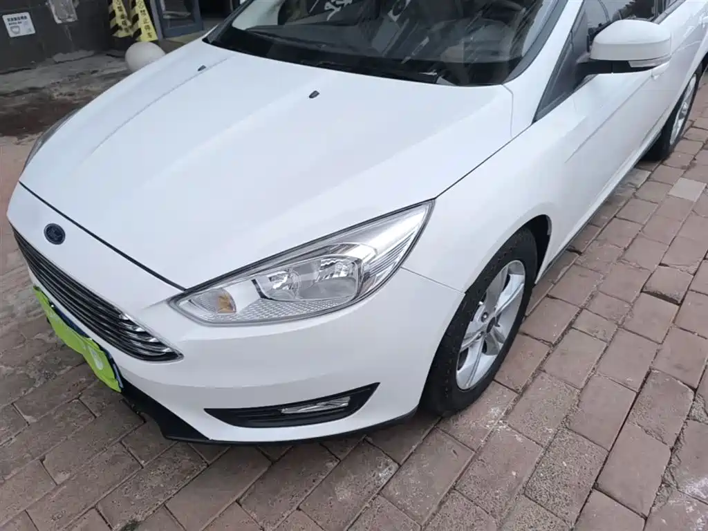 Ford Focus 2017 — фото 24