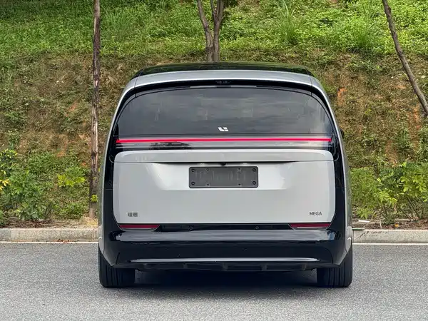 Li Auto MEGA 2024