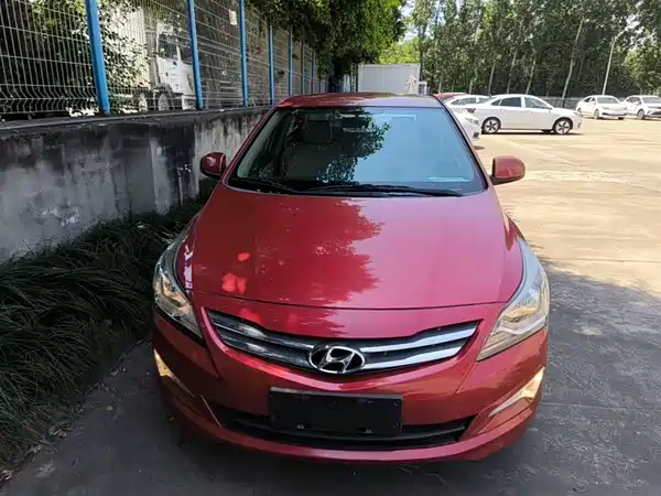Hyundai Accent 2014