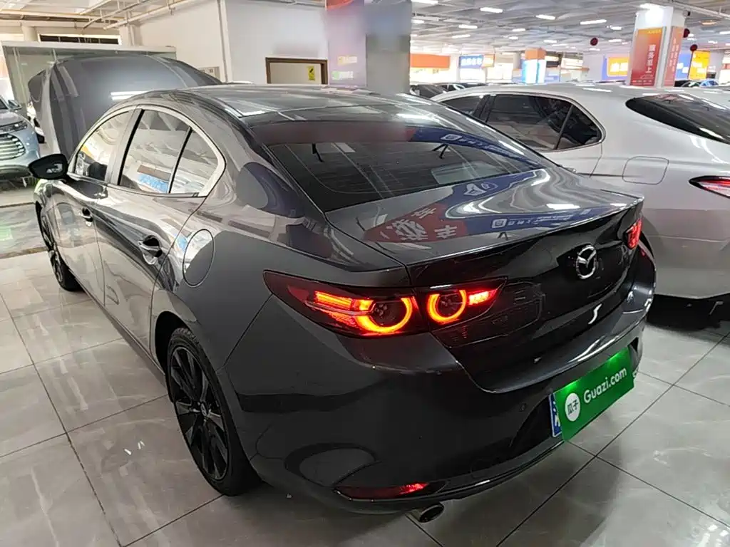 Mazda 3 Axela 2022