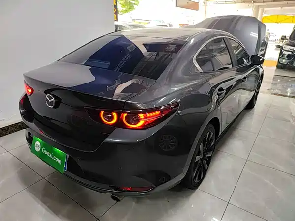Mazda 3 Axela 2022