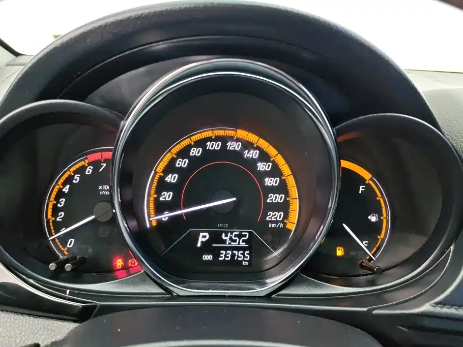 Toyota Yaris L 2022 — фото 14
