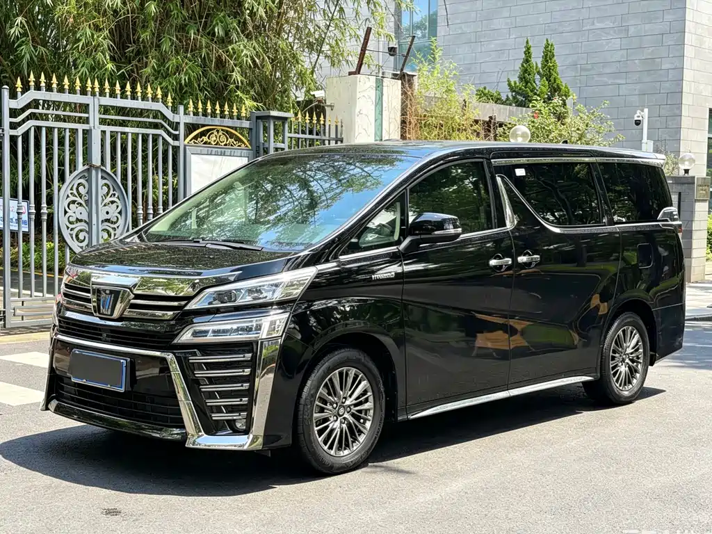 Toyota Vellfire 2021 — фото 1