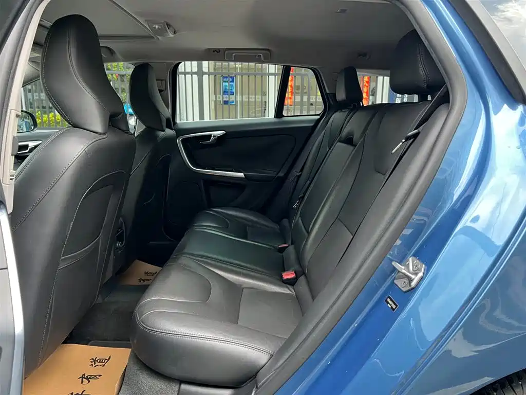 Volvo V60 2015