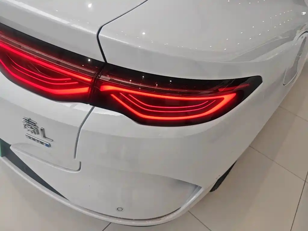 BYD Qin L 2026 — фото 8