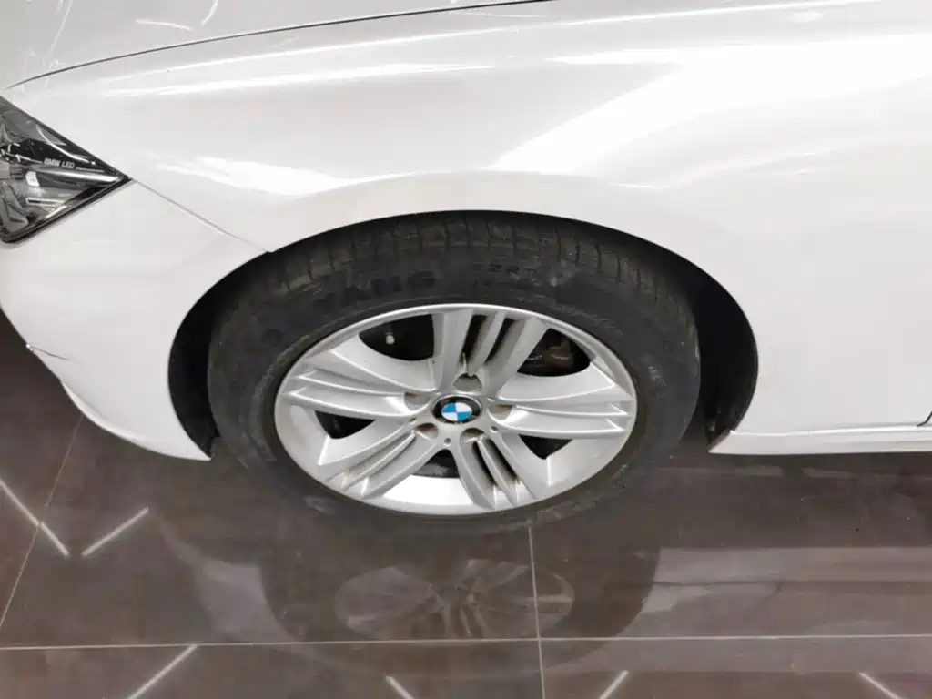 BMW 3 Series 2016 — фото 23