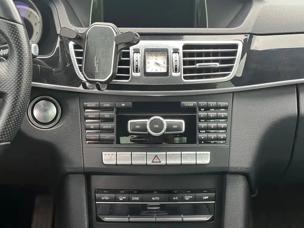 Mercedes-Benz E-Class 2014 — фото 13