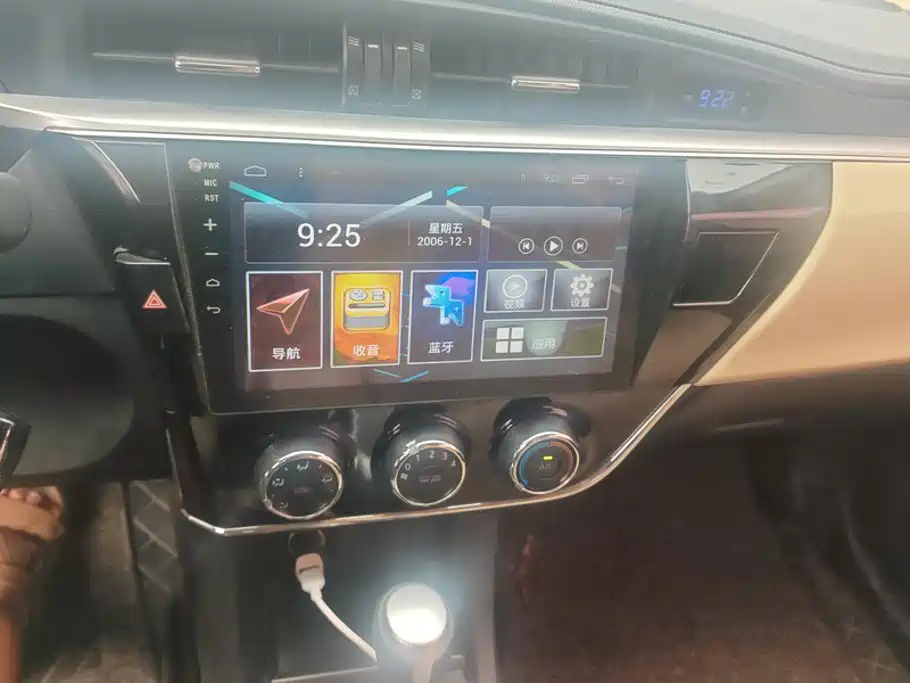 Toyota Corolla 2018 — фото 13