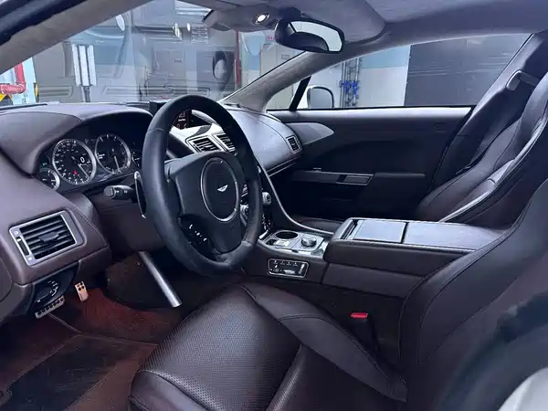 Aston Martin Rapide 2017