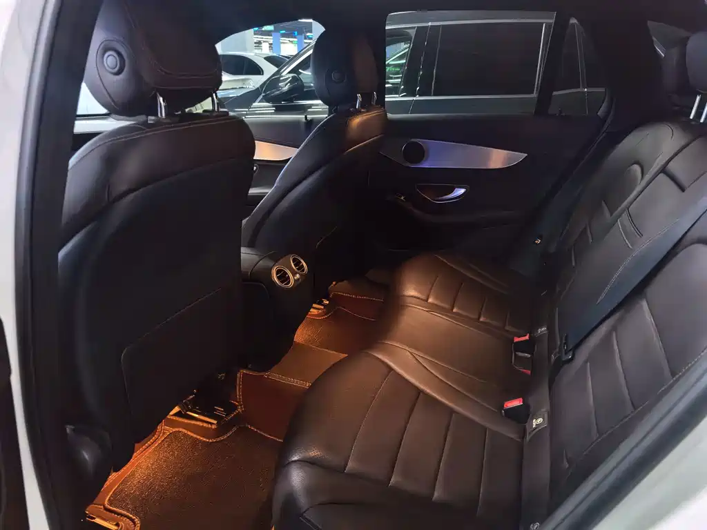 Mercedes-Benz GLC 2018 — фото 10