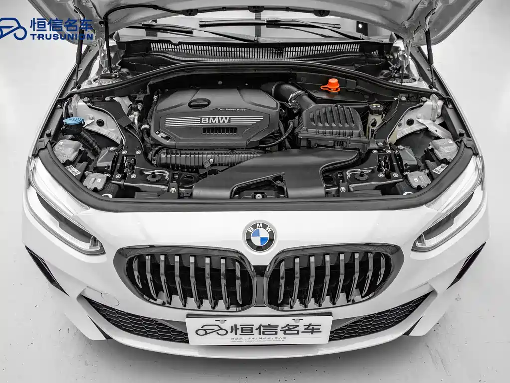 BMW 1 Series 2021 — фото 20