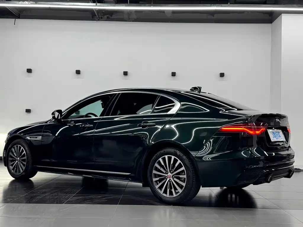 Jaguar XEL 2023 — фото 13