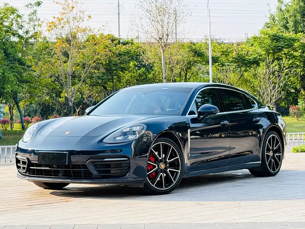 Porsche Panamera 2022 — фото 1
