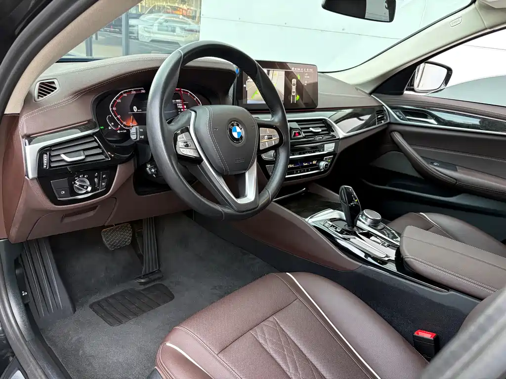 BMW 5 Series 2022