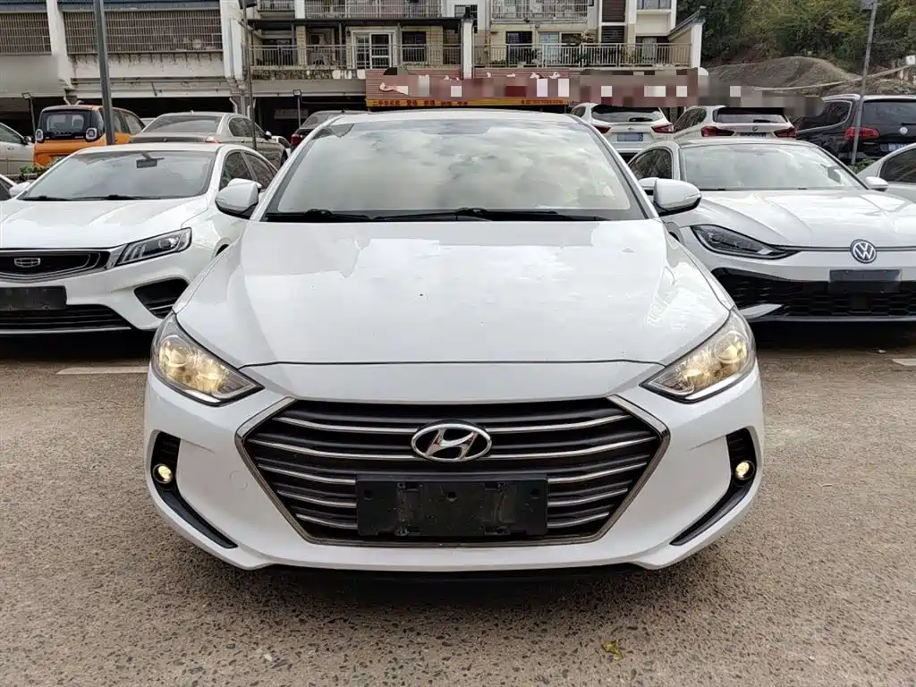 Hyundai Elantra 2019 — фото 3