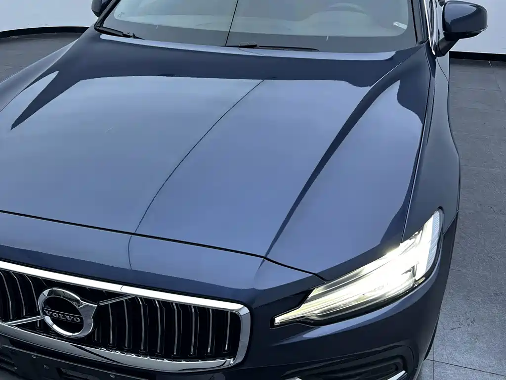 Volvo S60 2022 — фото 5