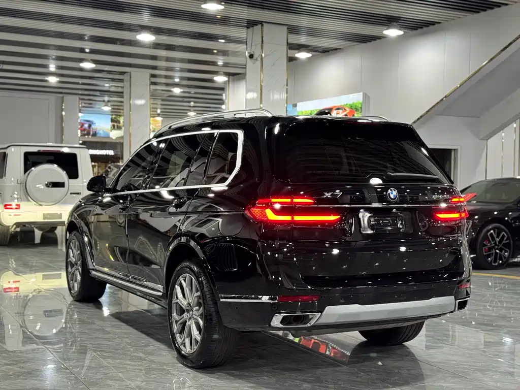 BMW X7 2024 — фото 17
