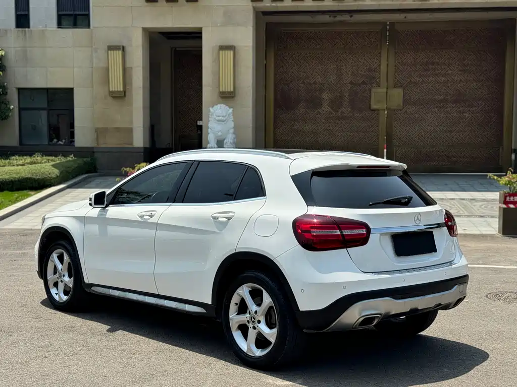 Mercedes-Benz GLA 2018 — фото 17