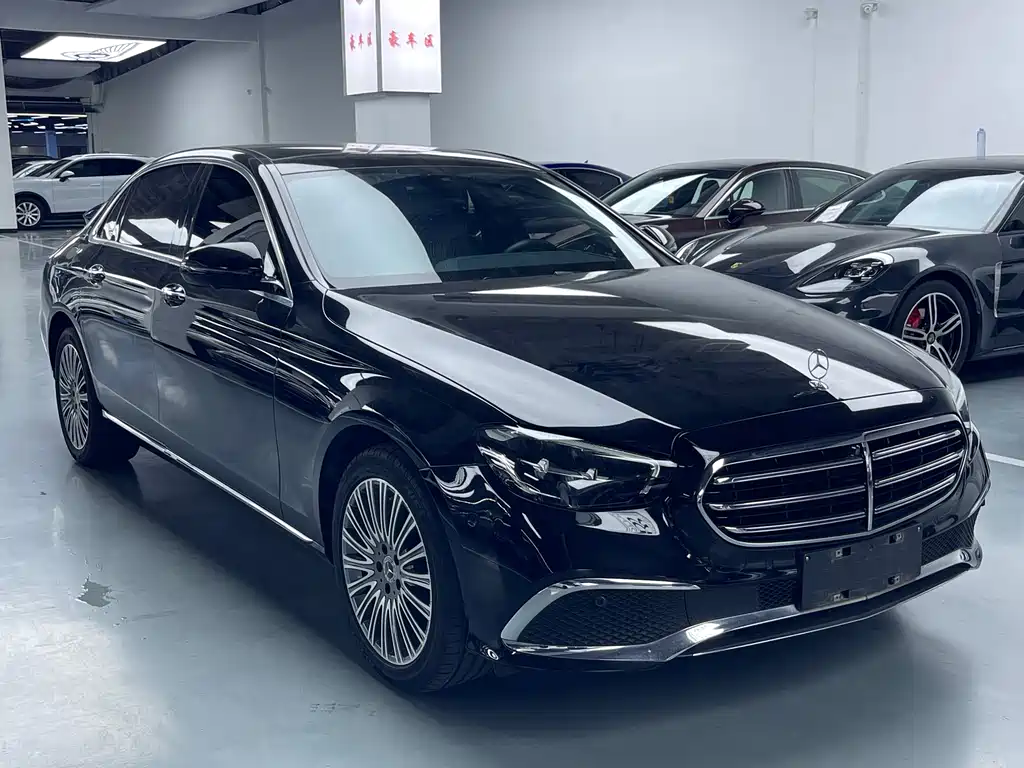 Mercedes-Benz E-Class 2022