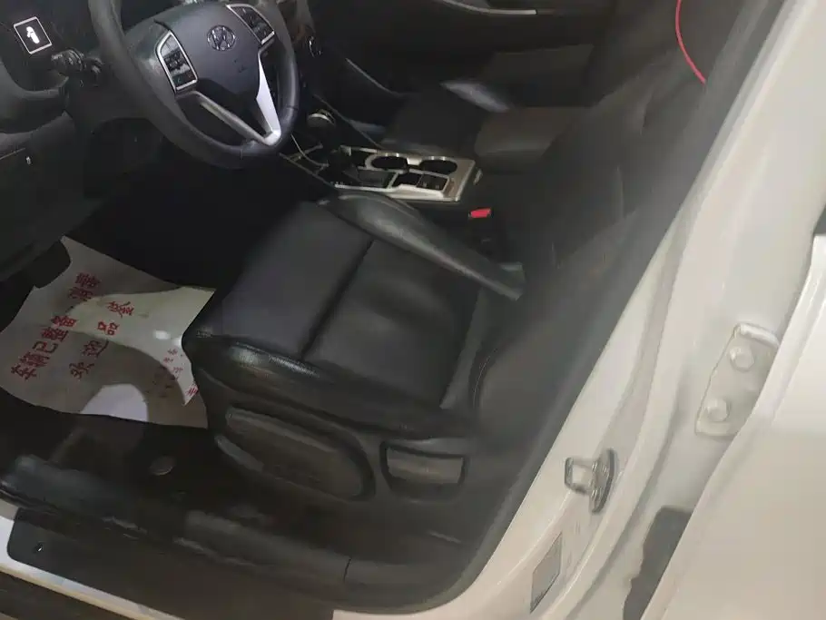 Hyundai Tucson 2017 — фото 9