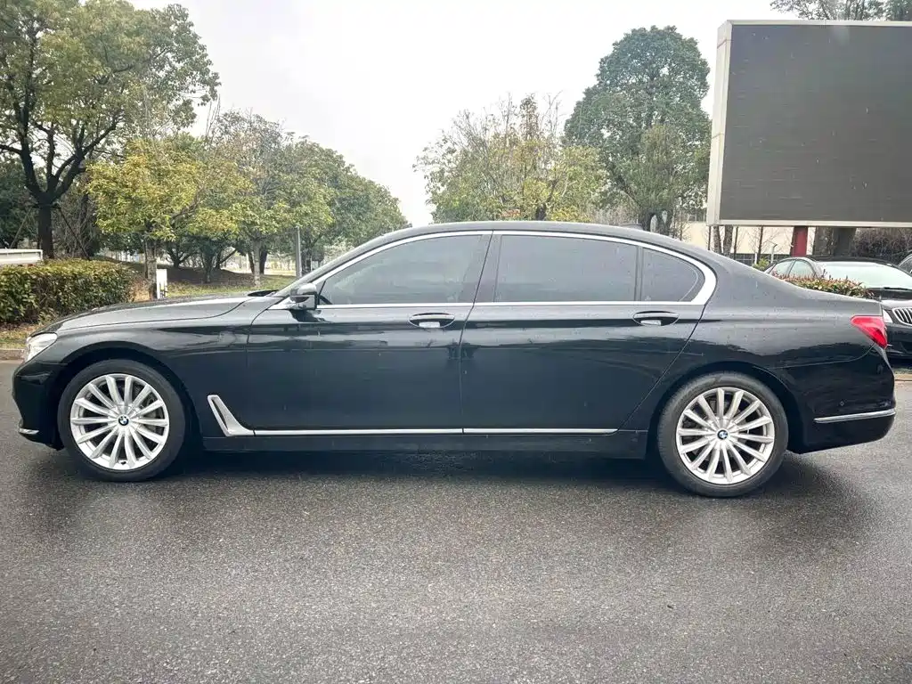 BMW 7 Series 2016 — фото 3
