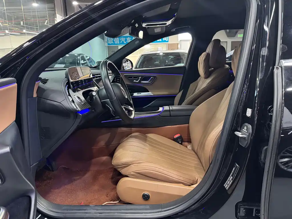 Mercedes-Benz E-Class 2024