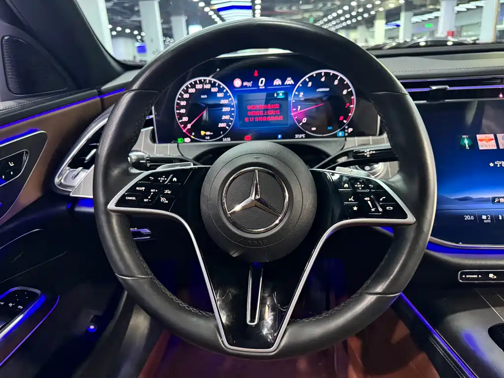Mercedes-Benz E-Class 2024 — фото 10